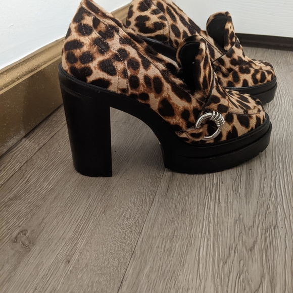 Gianni Bini Chunky Close Toed Heels - Picture 3 of 7